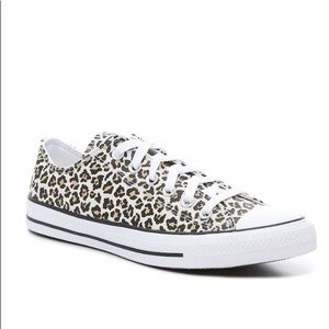 Cheetah Print Convese •Size 8 Womens 6 Mens •worn a few times, slightly used.